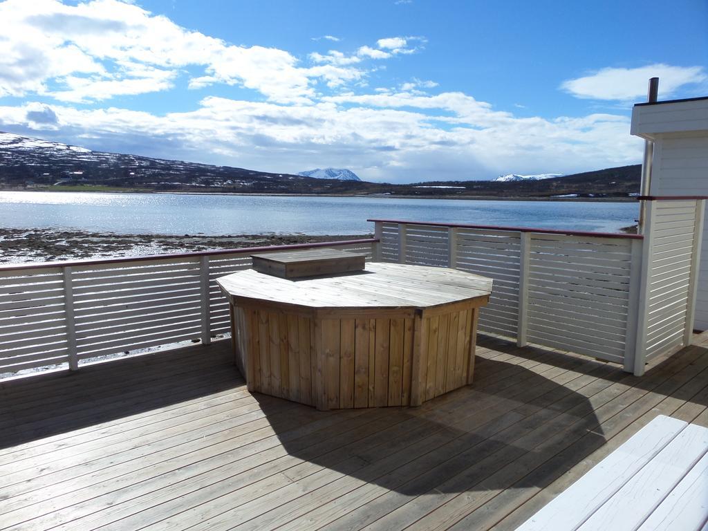 Lyngen Fjordcamp Villa Nord-Lenangen Exterior photo